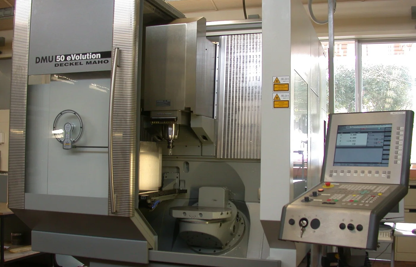 CNC machining workshop reference photograph